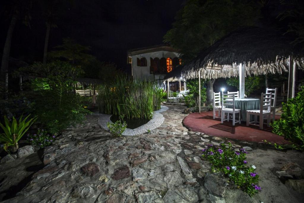 Chez Maggie Hotel & Restaurant 모론다바 외부 사진
